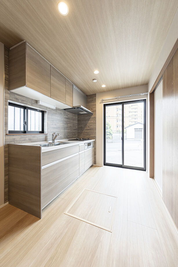 ヤマノ【埼玉県】 【2000万円台／狭小／３階建て／間取図】安心・快適な暮らしを叶える狭小地3階建ての住まいの建築実例画像2