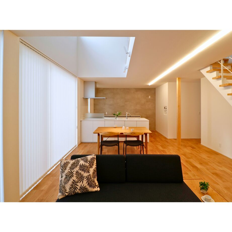 CLAVIS 【2000万円台／間取り図あり／約32坪の家】ブラック×金属サイディング／吹き抜けとお庭のあるモダンなお家の建築実例画像5