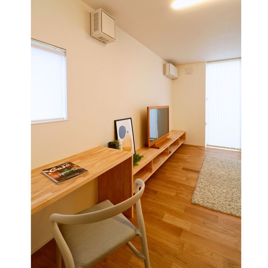 CLAVIS 【2000万円台／間取り図あり／約32坪の家】ブラック×金属サイディング／吹き抜けとお庭のあるモダンなお家の建築実例画像7