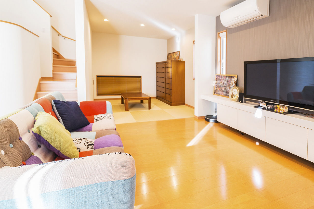 タスク（ユニバーサルホーム半田店） 【半田市｜間取り図有｜吹抜けリビング｜小屋裏収納｜2000万円台】開放感ある間取りに冴え渡る曲線美の建築実例画像3