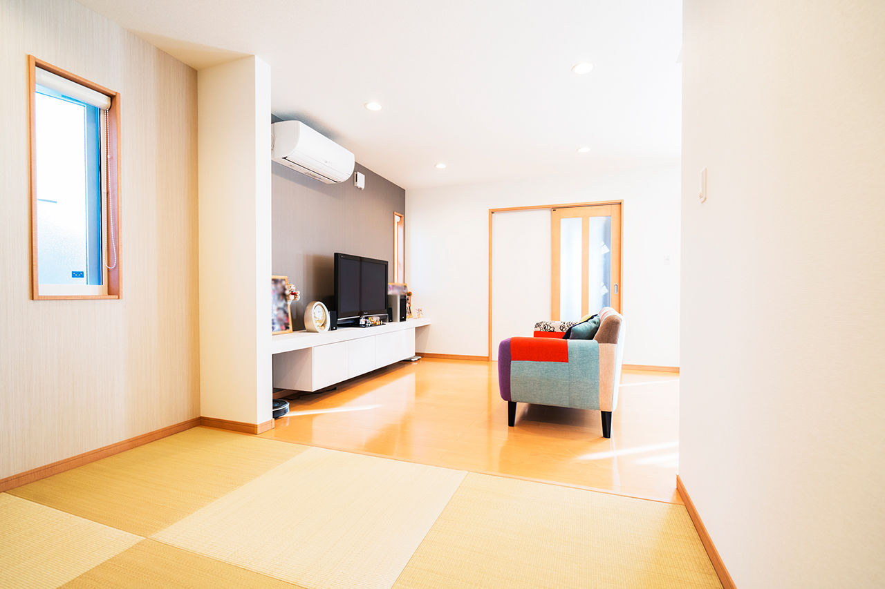 タスク（ユニバーサルホーム半田店） 【半田市｜間取り図有｜吹抜けリビング｜小屋裏収納｜2000万円台】開放感ある間取りに冴え渡る曲線美の建築実例画像5