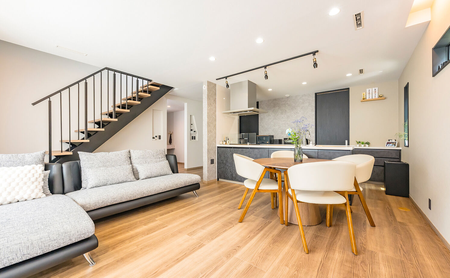 安田建設【オーガニックハウス】 【全館空調／31.1坪／オーガニックハウス】デザインと性能で選んだ家を細部までこだわって自分たちらしくの建築実例画像2