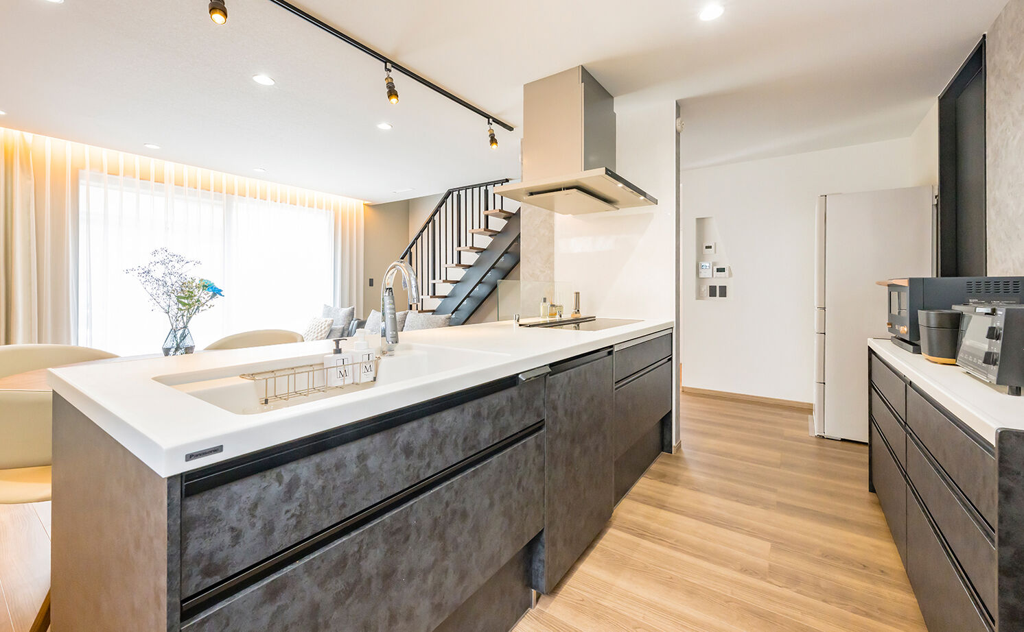 安田建設【オーガニックハウス】 【全館空調／31.1坪／オーガニックハウス】デザインと性能で選んだ家を細部までこだわって自分たちらしくの建築実例画像5