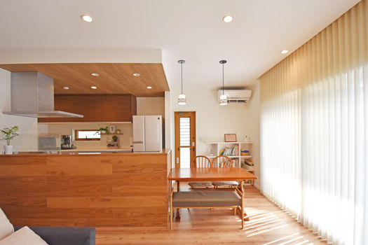シーキューブ 《八尾市：1500～2000万円》無垢の木でキッチンを可愛く。26坪の土地で叶えた理想の空間の建築実例画像3