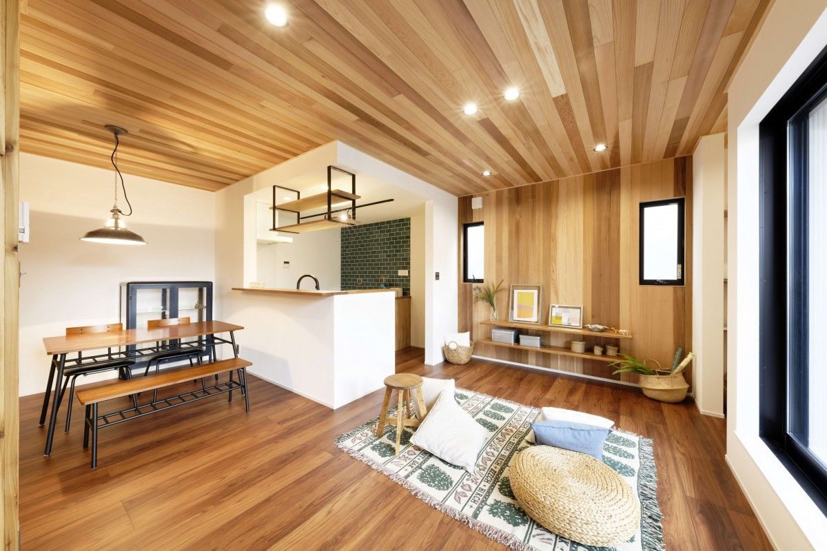 シーキューブ 【ビルドインガレージ／3階建て／狭小／10坪台】素材そのものを感じるアウトドア風ヴィンテージハウスの建築実例画像2