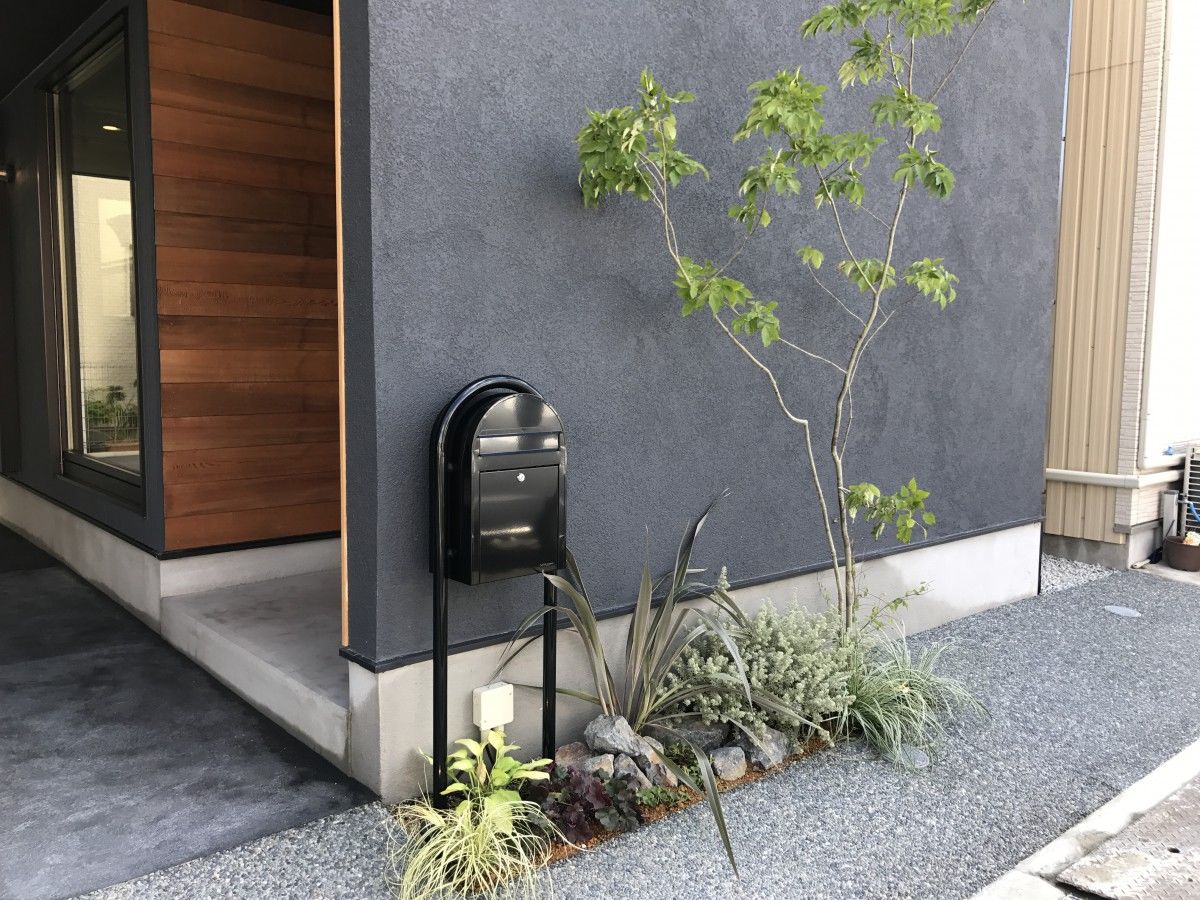 シーキューブ 【ビルドインガレージ／3階建て／狭小／10坪台】素材そのものを感じるアウトドア風ヴィンテージハウスの建築実例画像3