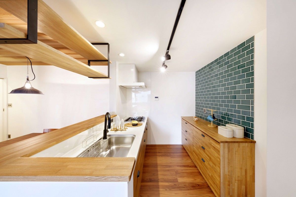 シーキューブ 【ビルドインガレージ／3階建て／狭小／10坪台】素材そのものを感じるアウトドア風ヴィンテージハウスの建築実例画像6