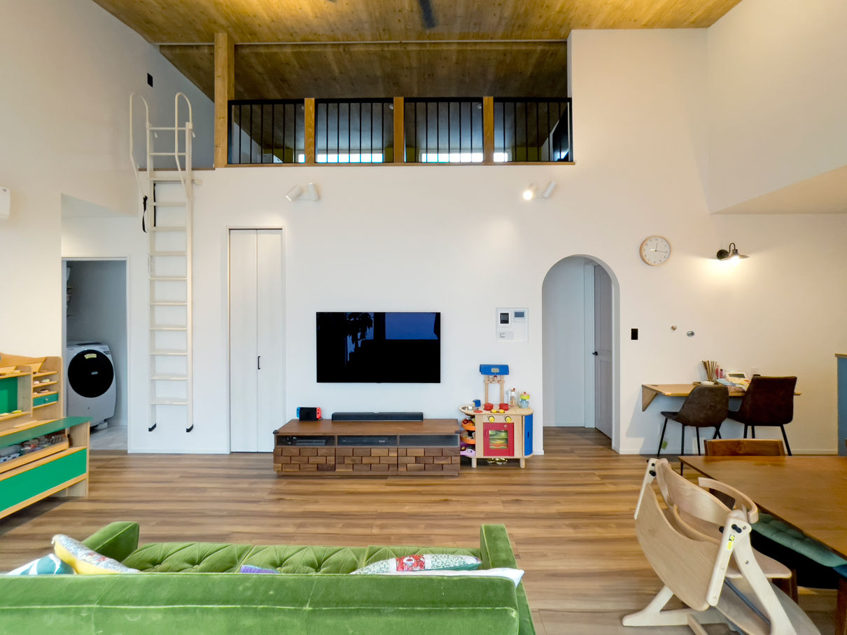 シーキューブ 【1000万円台/20坪台】勾配天井と吹抜けのある大空間リビングが気持ちいい『平屋の家』の建築実例画像3