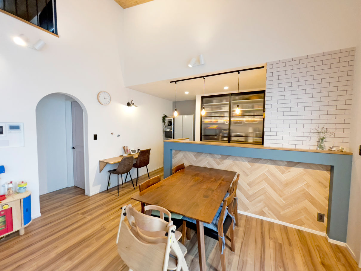 シーキューブ 【1000万円台/20坪台】勾配天井と吹抜けのある大空間リビングが気持ちいい『平屋の家』の建築実例画像5