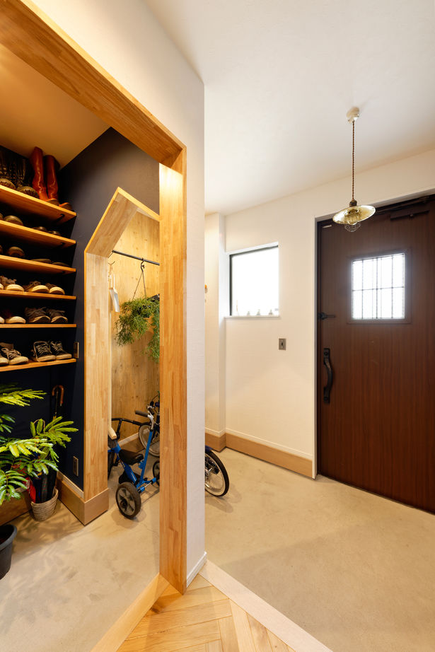 シーキューブ 【敷地20坪台/狭小/間取り】濃いブルー×アイアン カッコよさが光るヴィンテージ風のお家の建築実例画像4