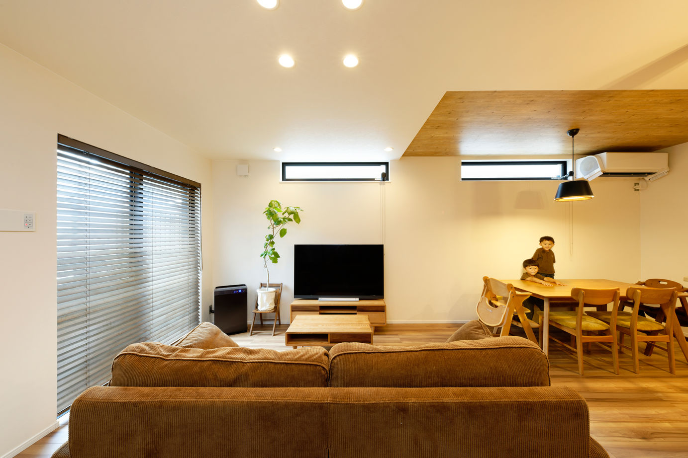 シーキューブ 【敷地20坪台/狭小/間取り】濃いブルー×アイアン カッコよさが光るヴィンテージ風のお家の建築実例画像6