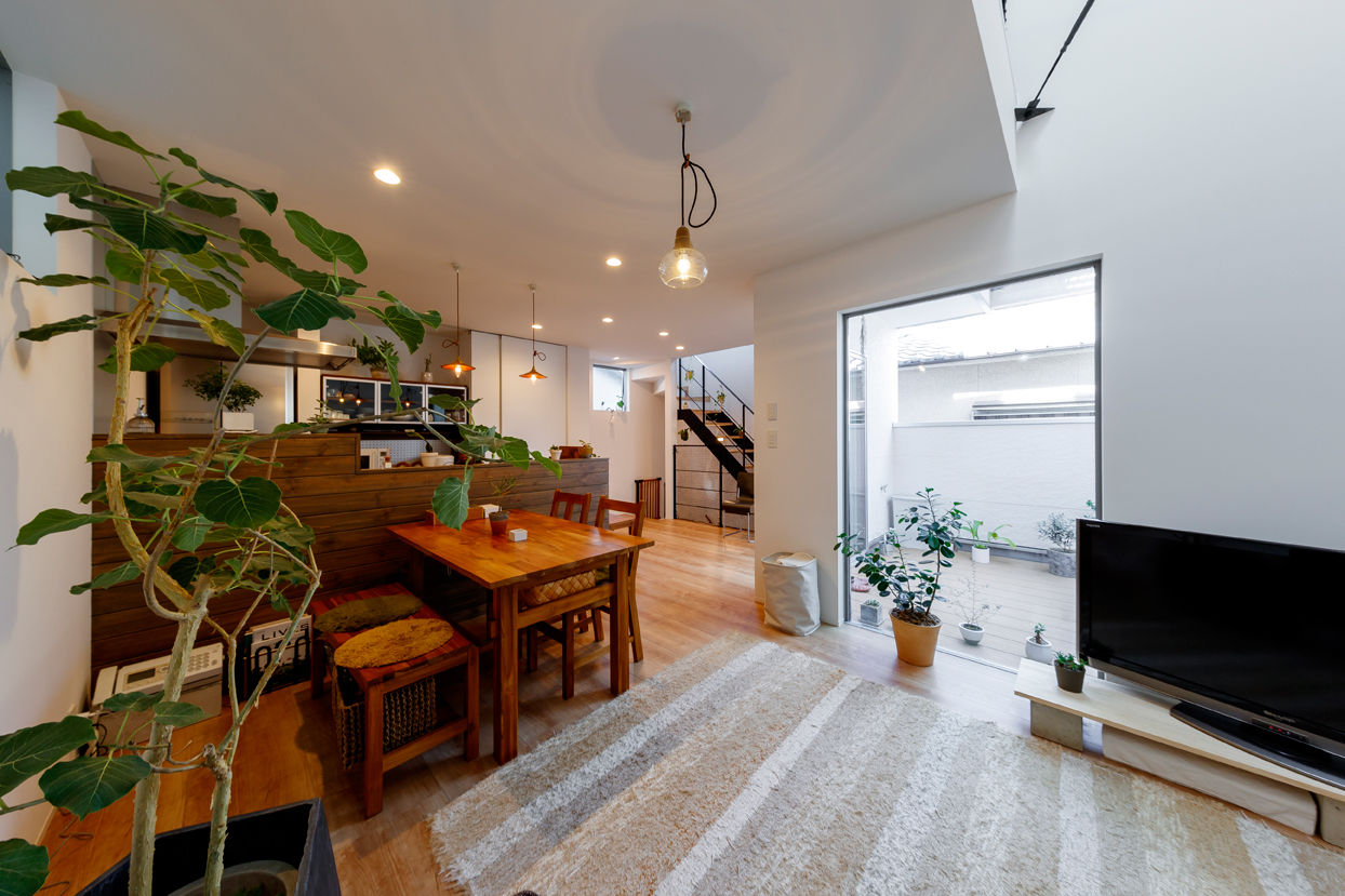 シーキューブ 《八尾市：1500～2000万円台》敷地約19坪で叶えた大空間に木と緑が映える家の建築実例画像2