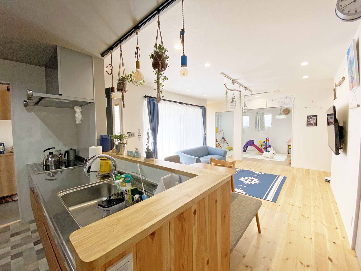 シーキューブ 【羽曳野市／約26坪の平屋／４LDK】ラクラク家事動線。ウッドデッキのある西海岸風の平屋の建築実例画像7