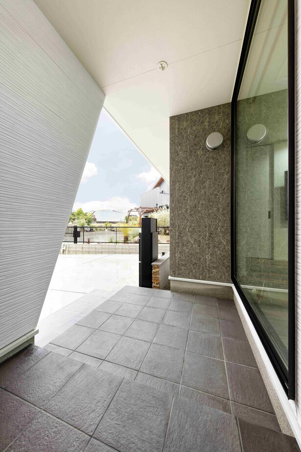 シーキューブ 【2000万円台/間取り図あり/ガレージ】機能性×ラグジュアリー。建築家と建てた美しい平屋の建築実例画像2