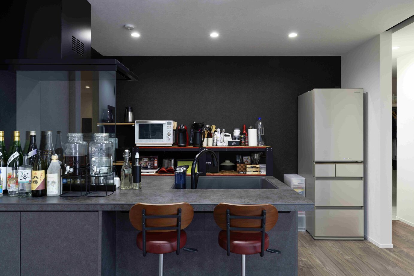 シーキューブ 【2000万円台/間取り図あり/ガレージ】機能性×ラグジュアリー。建築家と建てた美しい平屋の建築実例画像4