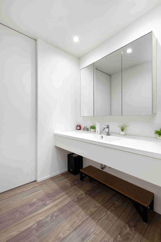 シーキューブ 【2000万円台/間取り図あり/ガレージ】機能性×ラグジュアリー。建築家と建てた美しい平屋の建築実例画像8