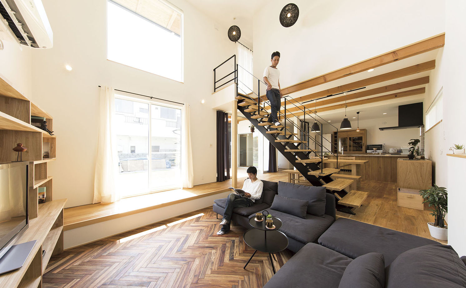 テクノホーム 【間取り図有】L字型の住まいで空や庭を独占。「お洒落」も「快適」も叶えた自然素材の家の建築実例画像4