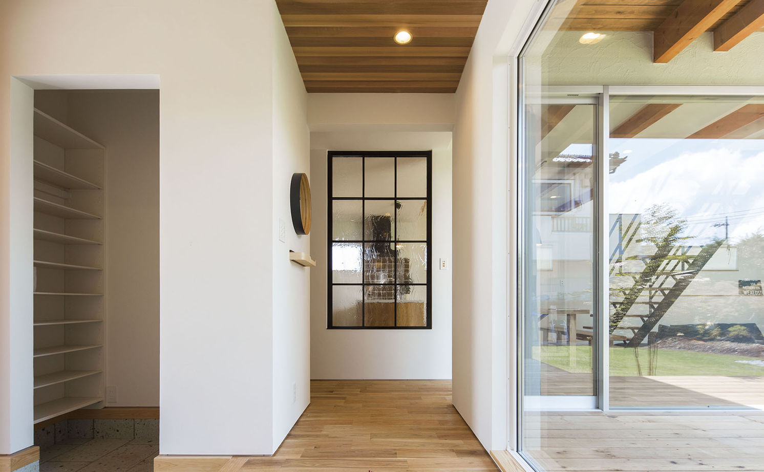 テクノホーム 【間取り図有】L字型の住まいで空や庭を独占。「お洒落」も「快適」も叶えた自然素材の家の建築実例画像8