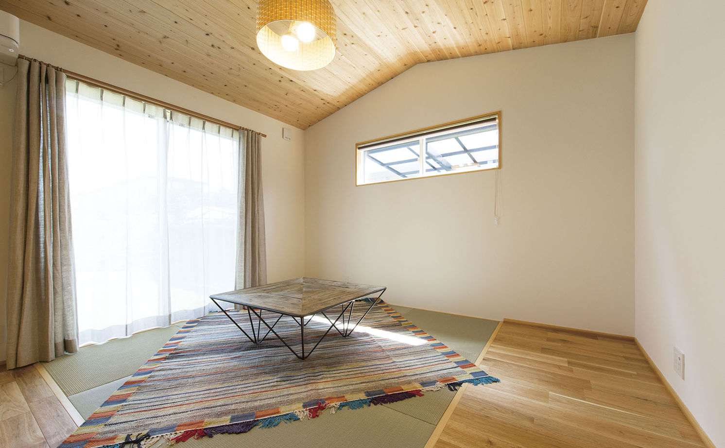 テクノホーム 【間取り図有】L字型の住まいで空や庭を独占。「お洒落」も「快適」も叶えた自然素材の家の建築実例画像10