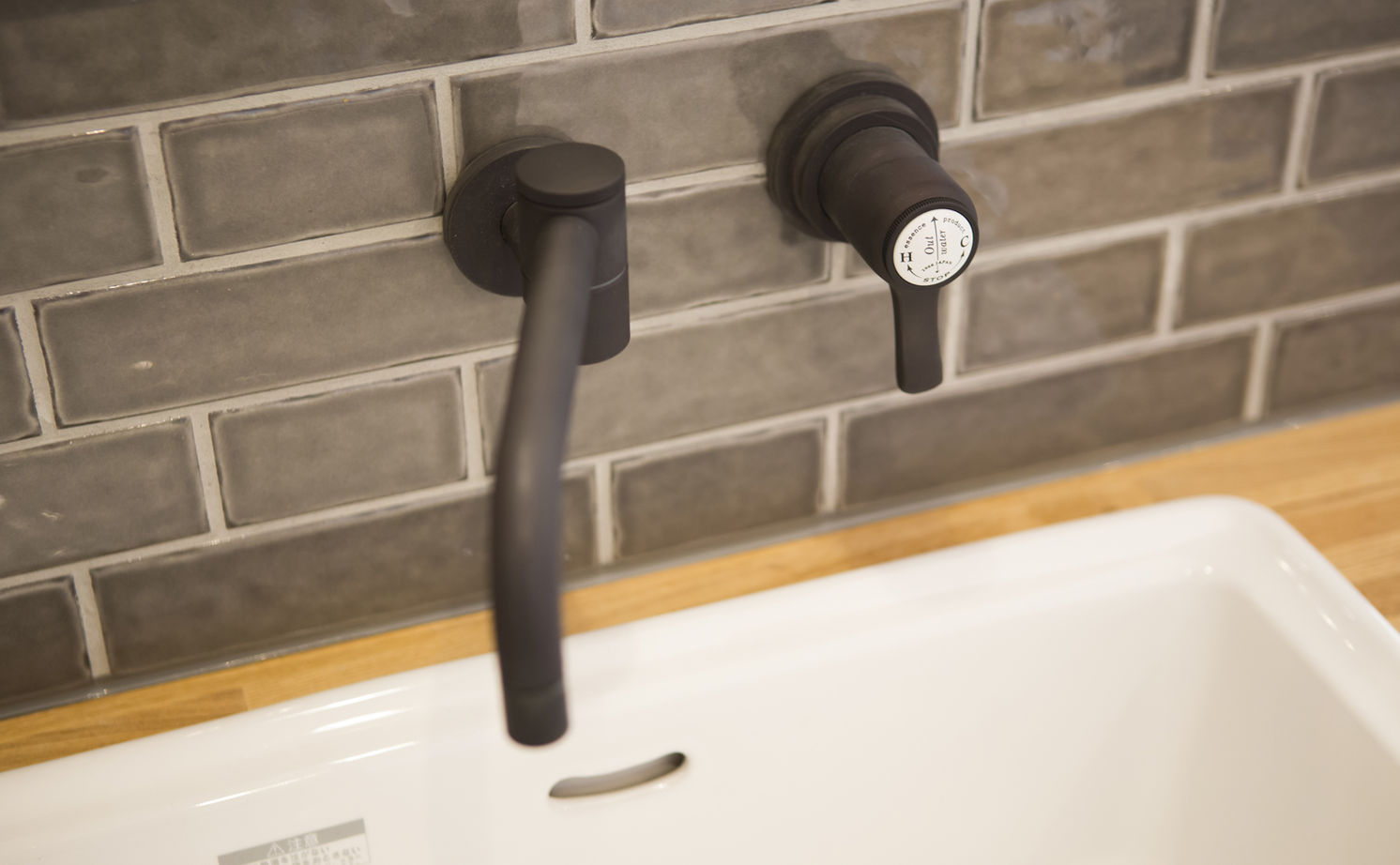 テクノホーム 【間取り図有】視線を気にせずのんびり過ごす『幸せな家族時間』。コの字を描いた「平屋」の住まいの建築実例画像9