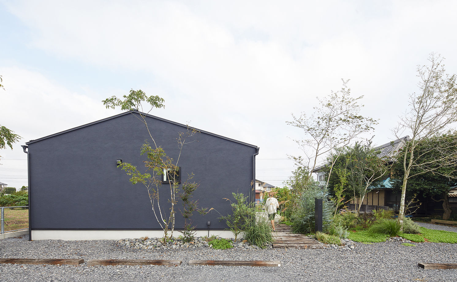 テクノホーム 【間取り図有】自分らしさを「本物」の素材で描く。緑・光・風に包まれる平屋で過ごす、スローライフな日々の建築実例画像2