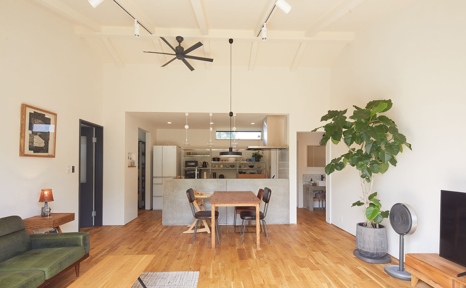 テクノホーム 【間取り図有】自分らしさを「本物」の素材で描く。緑・光・風に包まれる平屋で過ごす、スローライフな日々の建築実例画像3