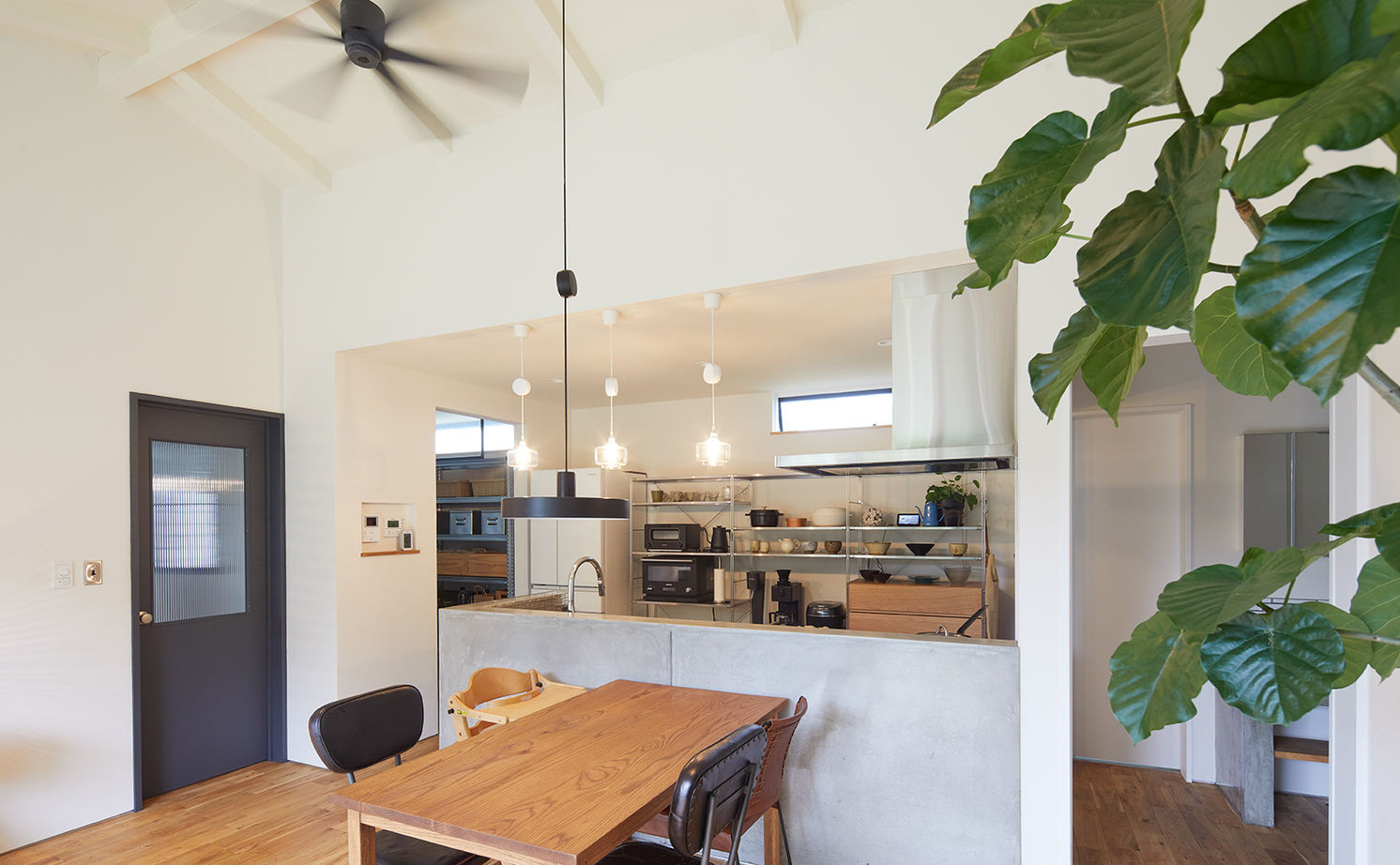 テクノホーム 【間取り図有】自分らしさを「本物」の素材で描く。緑・光・風に包まれる平屋で過ごす、スローライフな日々の建築実例画像4