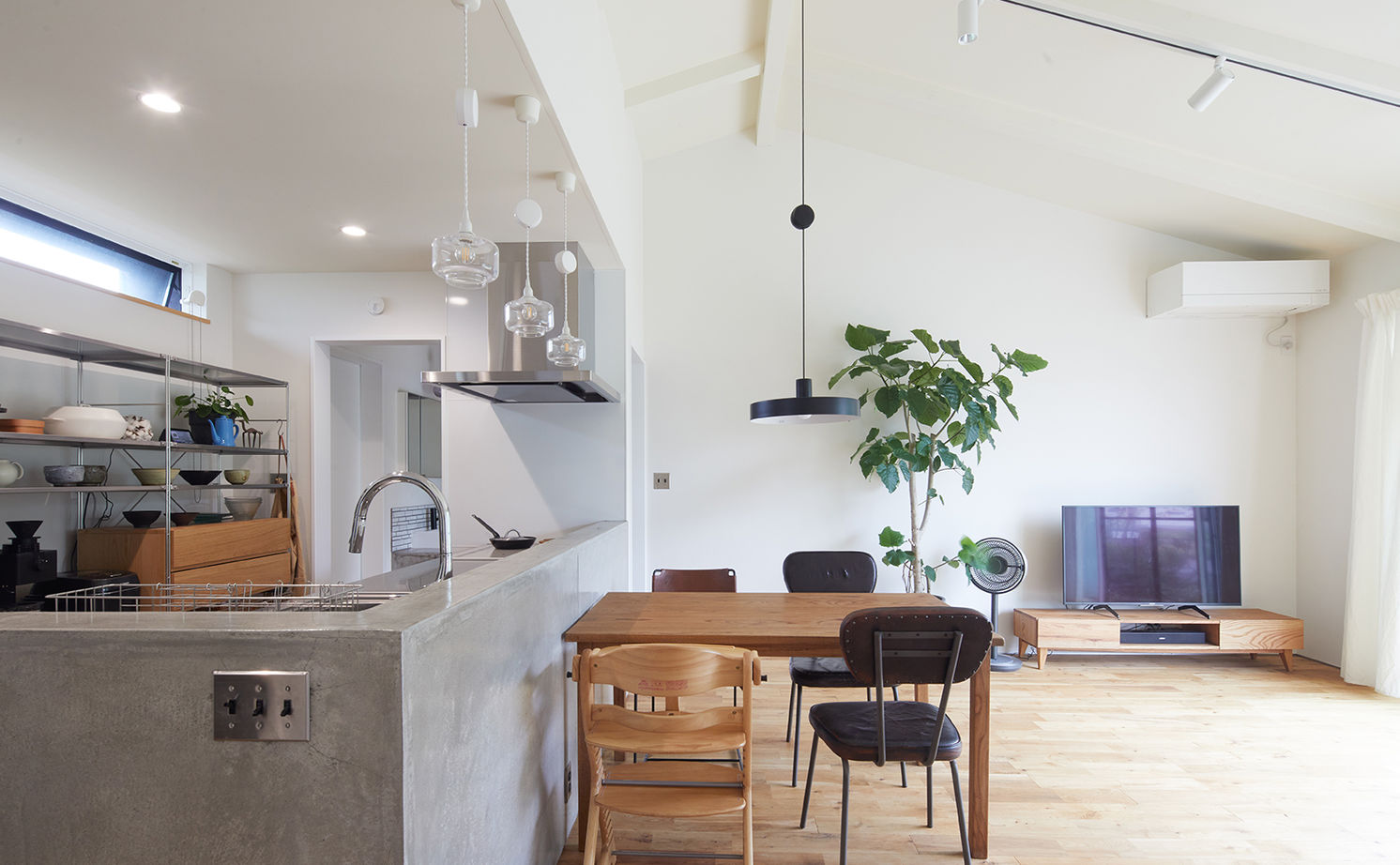 テクノホーム 【間取り図有】自分らしさを「本物」の素材で描く。緑・光・風に包まれる平屋で過ごす、スローライフな日々の建築実例画像5