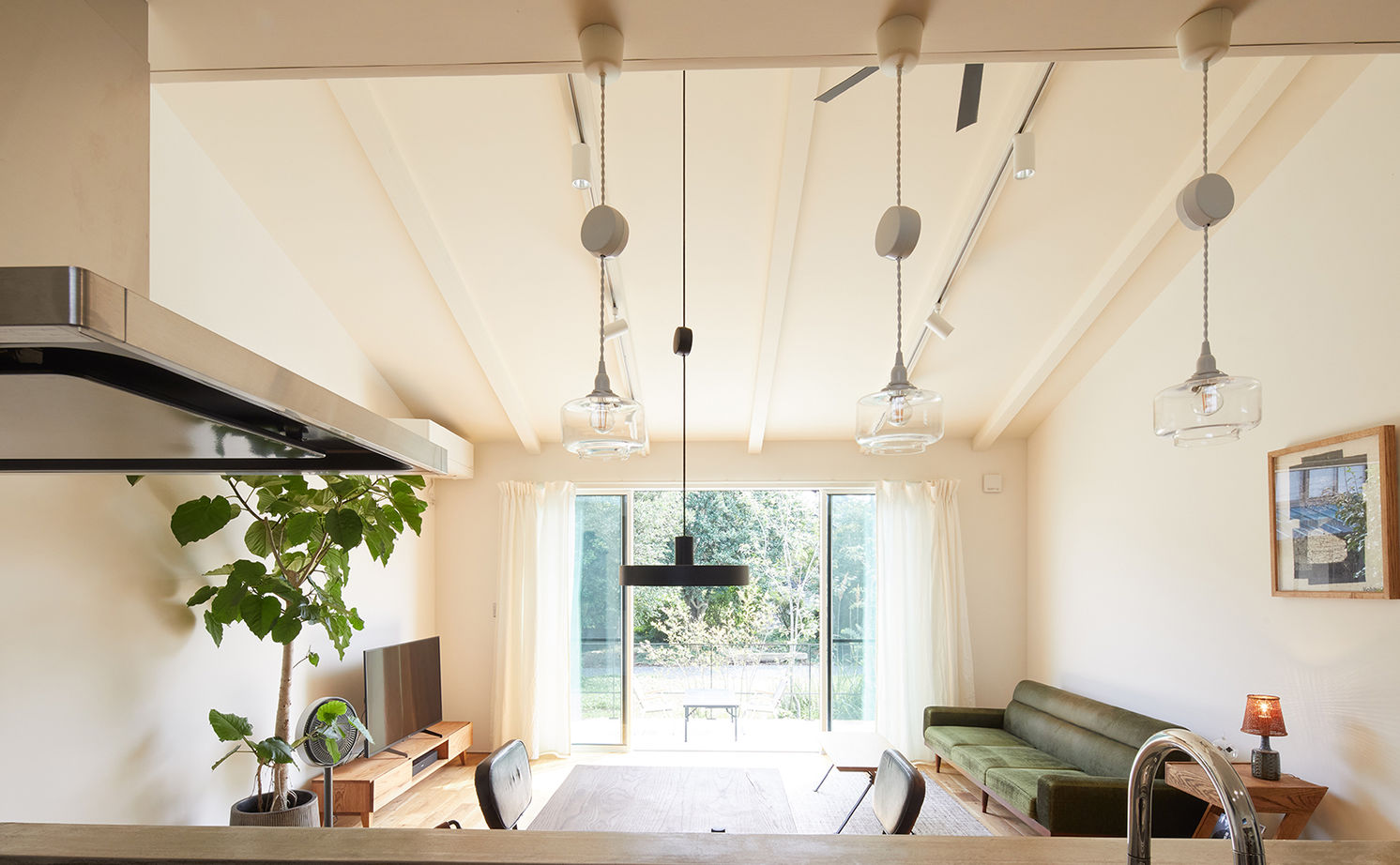 テクノホーム 【間取り図有】自分らしさを「本物」の素材で描く。緑・光・風に包まれる平屋で過ごす、スローライフな日々の建築実例画像8