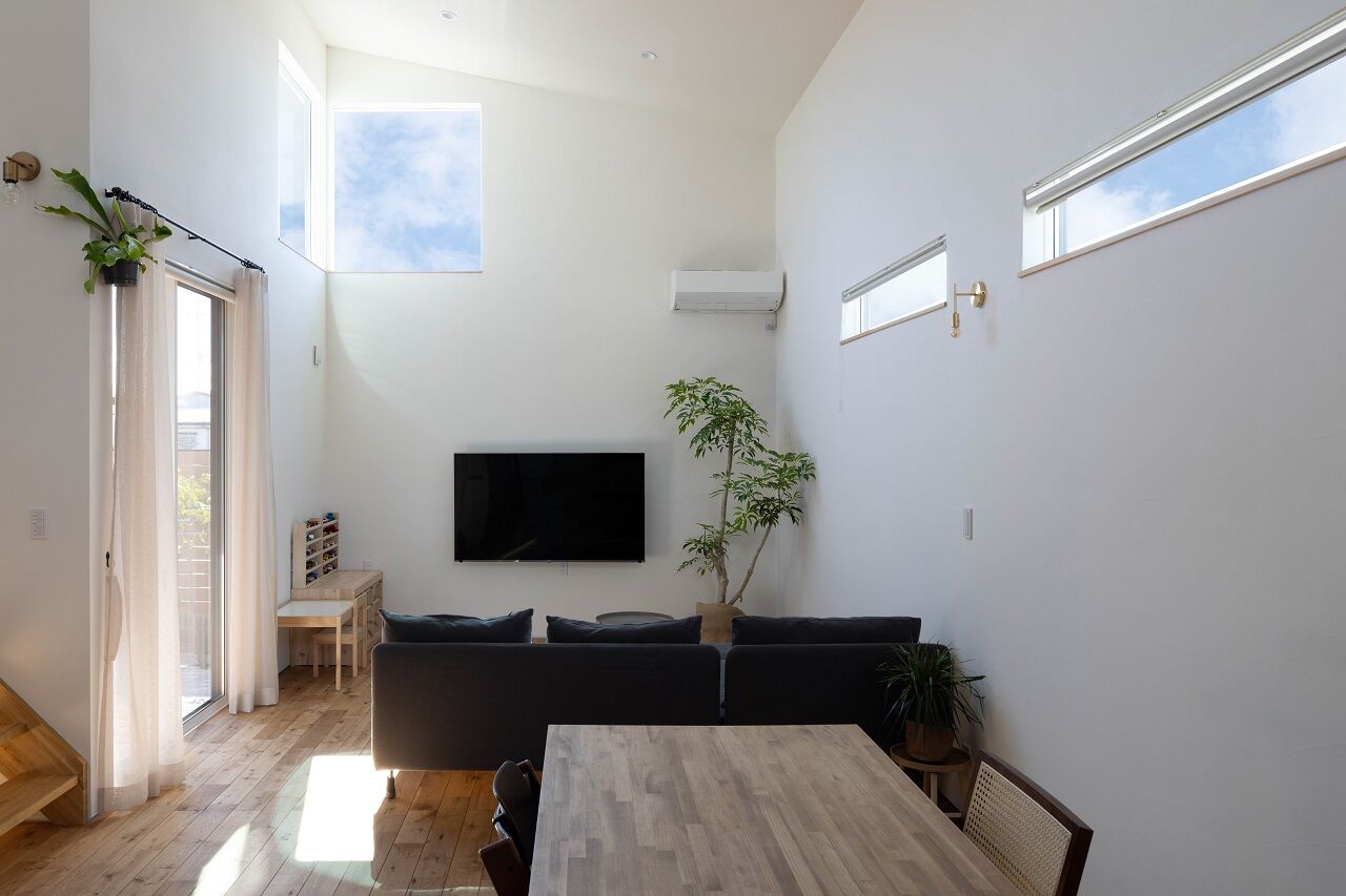 テクノホーム 【間取り図有】完成された美しさを放つ外観とLDK が吹き抜ける開放的な家の建築実例画像3