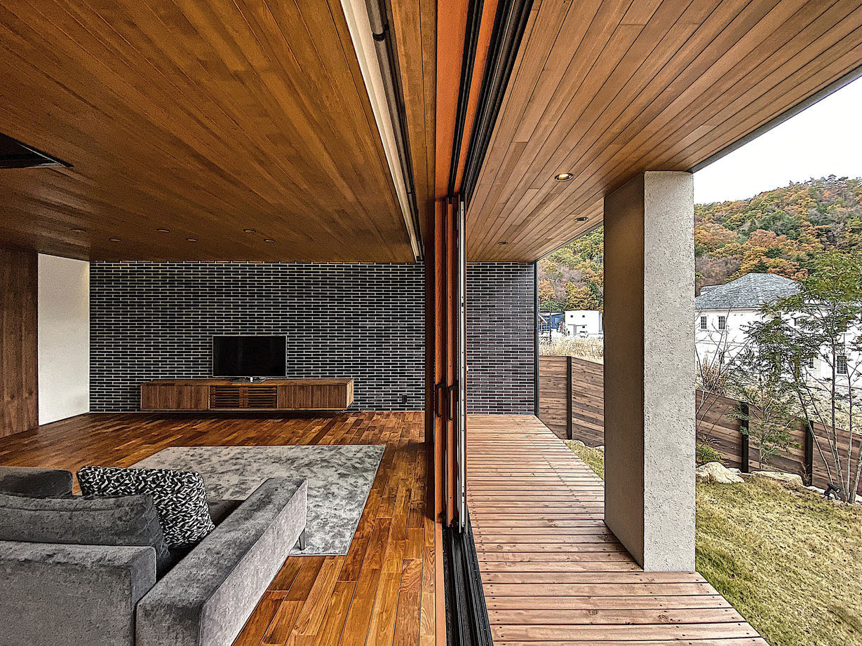 Grand Living（グランリビング） 『風雅』【箕面市/中庭/4000万円台/約70坪/大開口/ウッドデッキ/造作キッチン】の建築実例画像2