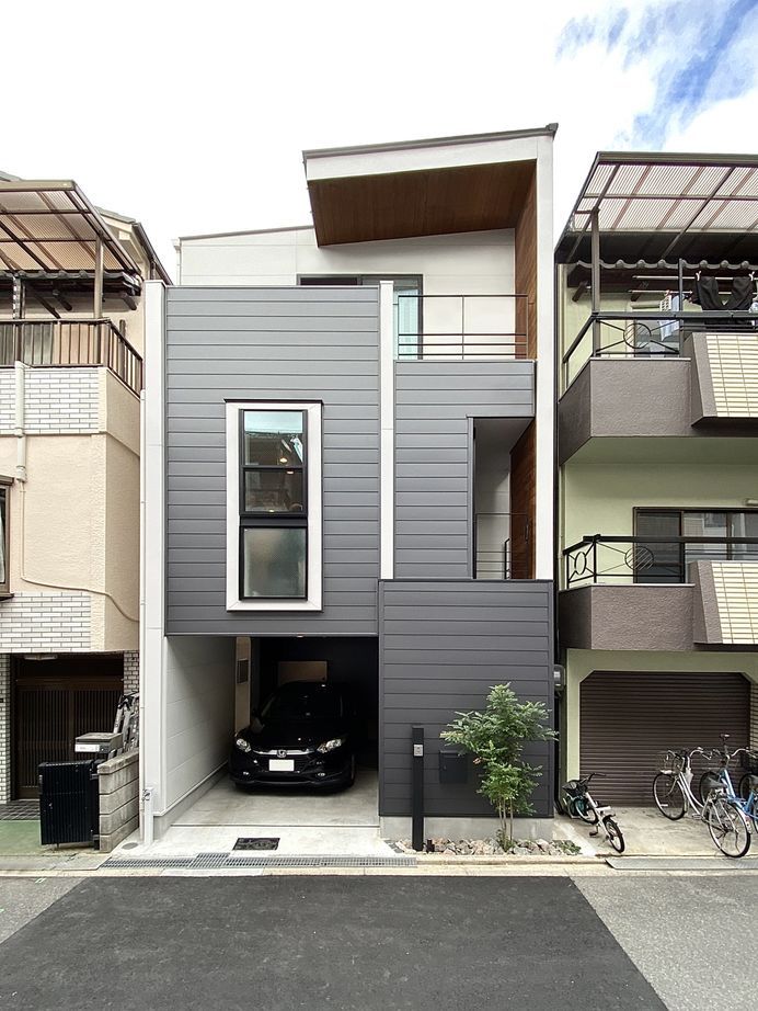 Grand Living（グランリビング） 『inegal』【大阪市/2000万円台/狭小地/ビルトインガレージ/３階建て】の建築実例画像1