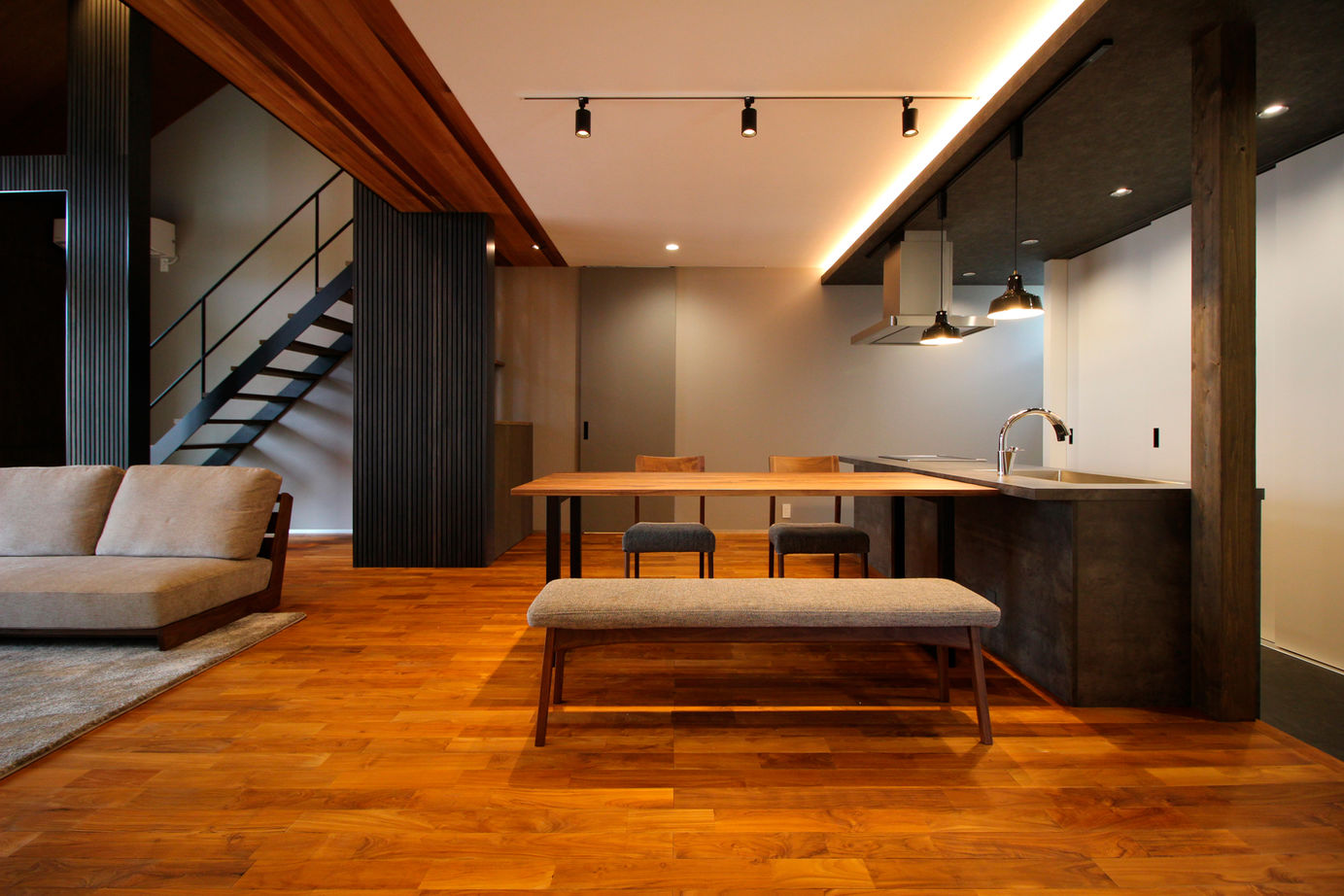 Grand Living（グランリビング） 『maestoso』【大阪府／3000万円台／アイランドキッチン／ファミリークロゼット／書斎】の建築実例画像3