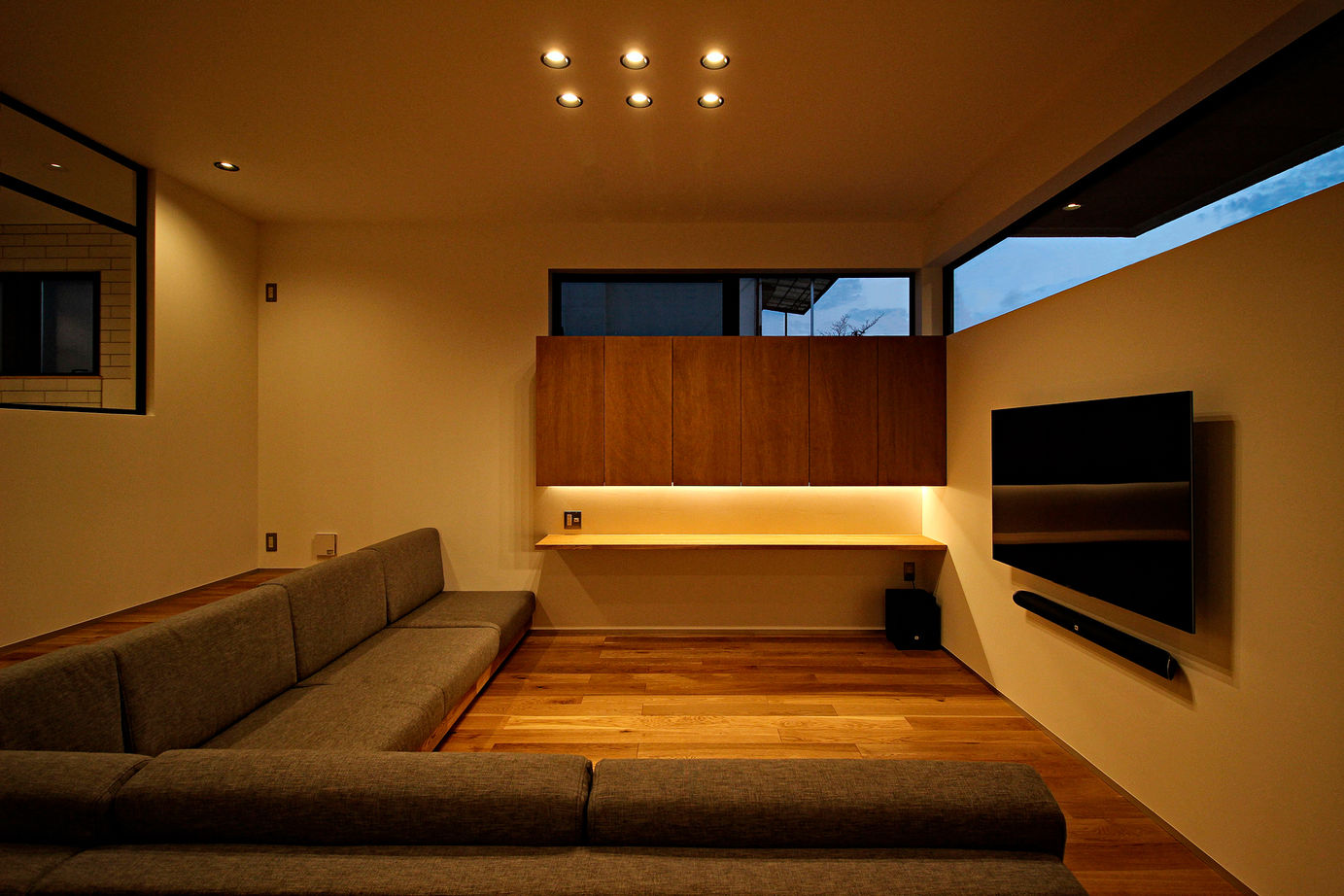 Grand Living（グランリビング） 『BASE』【大阪府／2000万円台／造作家具／壁付けキッチン／ガラス張り／2階ウッドデッキ】の建築実例画像5