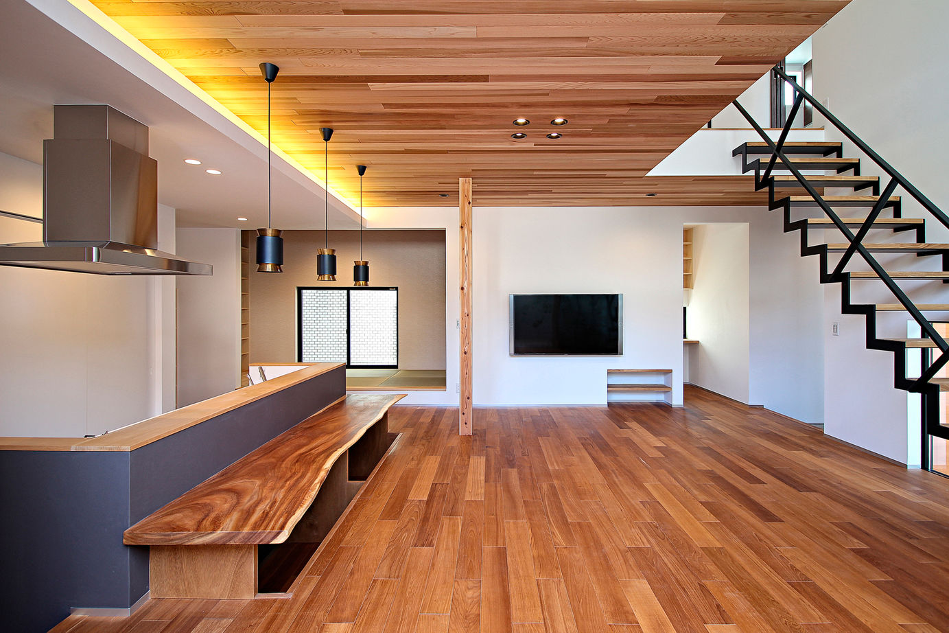 Grand Living（グランリビング） 『Bocca』【大阪府／2000万円台／掘り込みアイランドキッチン／隠す収納／造作本棚／ウッドデッキ】の建築実例画像5