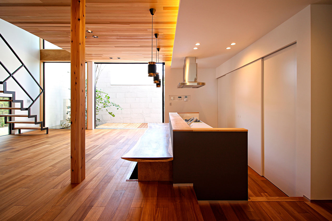 Grand Living（グランリビング） 『Bocca』【大阪府／2000万円台／掘り込みアイランドキッチン／隠す収納／造作本棚／ウッドデッキ】の建築実例画像7