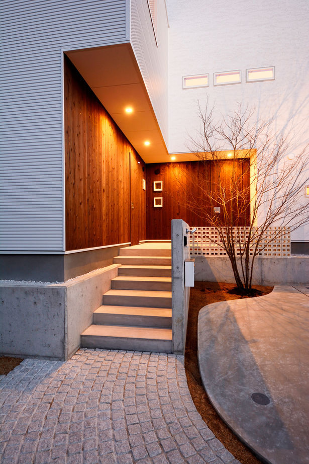 Grand Living（グランリビング） 『白をdesignする邸』【大阪府／2000万円台／中庭／吹き抜け／土間／間取り図あり】の建築実例画像3