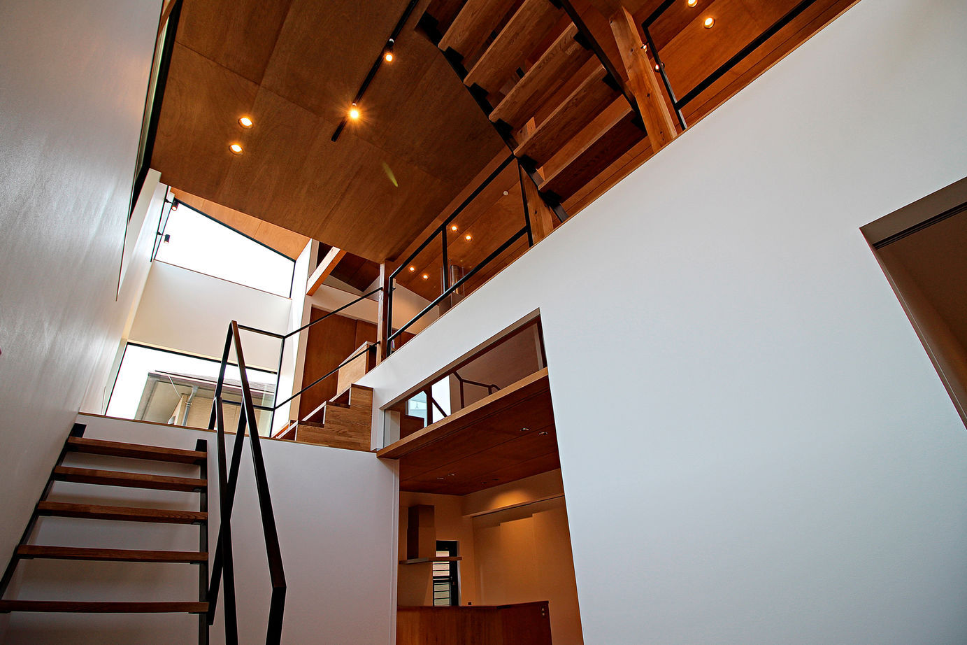 Grand Living（グランリビング） 『段欒』【大阪府／2000万円台／2世帯住宅／キッチン・洗面・浴室2か所／浮遊するロフト／間取り図あり】の建築実例画像2