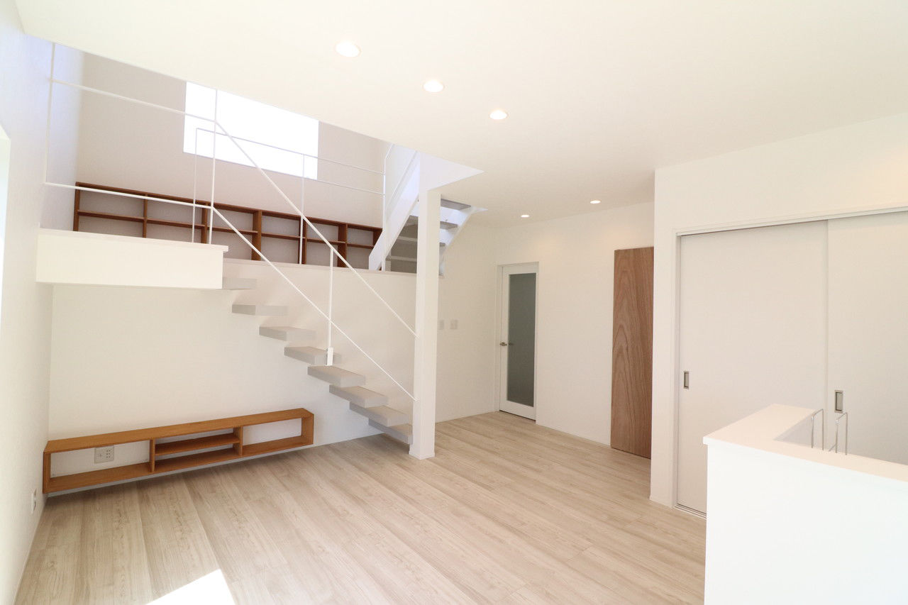 十和建設（TOWA＋） 【酒田市/1500～1999万円】デザイン性豊かなスキップフロアがあるインオーガニック（無機質）な家の建築実例画像2