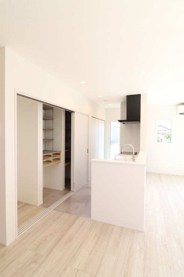 十和建設（TOWA＋） 【酒田市/1500～1999万円】デザイン性豊かなスキップフロアがあるインオーガニック（無機質）な家の建築実例画像3