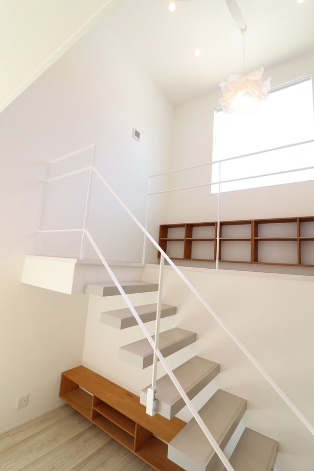 十和建設（TOWA＋） 【酒田市/1500～1999万円】デザイン性豊かなスキップフロアがあるインオーガニック（無機質）な家の建築実例画像5