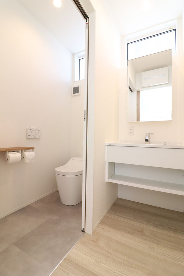 十和建設（TOWA＋） 【酒田市/1500～1999万円】デザイン性豊かなスキップフロアがあるインオーガニック（無機質）な家の建築実例画像10