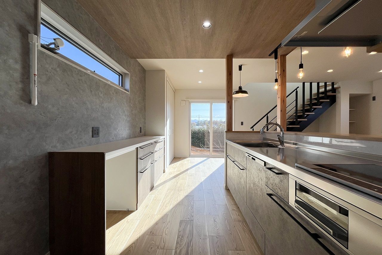 十和建設（TOWA＋） 無骨な素材で魅せる大人カッコいいインナーガレージのあるお家の建築実例画像6