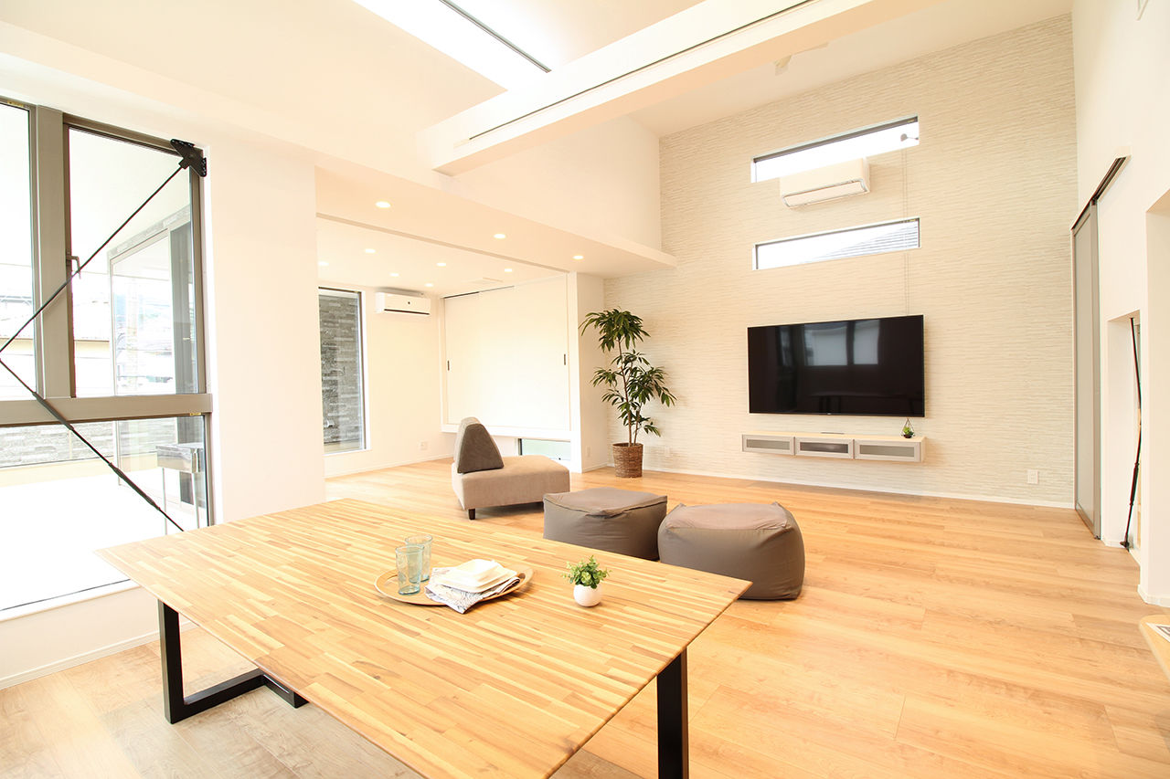 Kocoro house 【50坪以上の土地｜栗東市｜間取り図有】リビングスキップフロアと屋根付きアウトドアバルコニーのある家の建築実例画像2