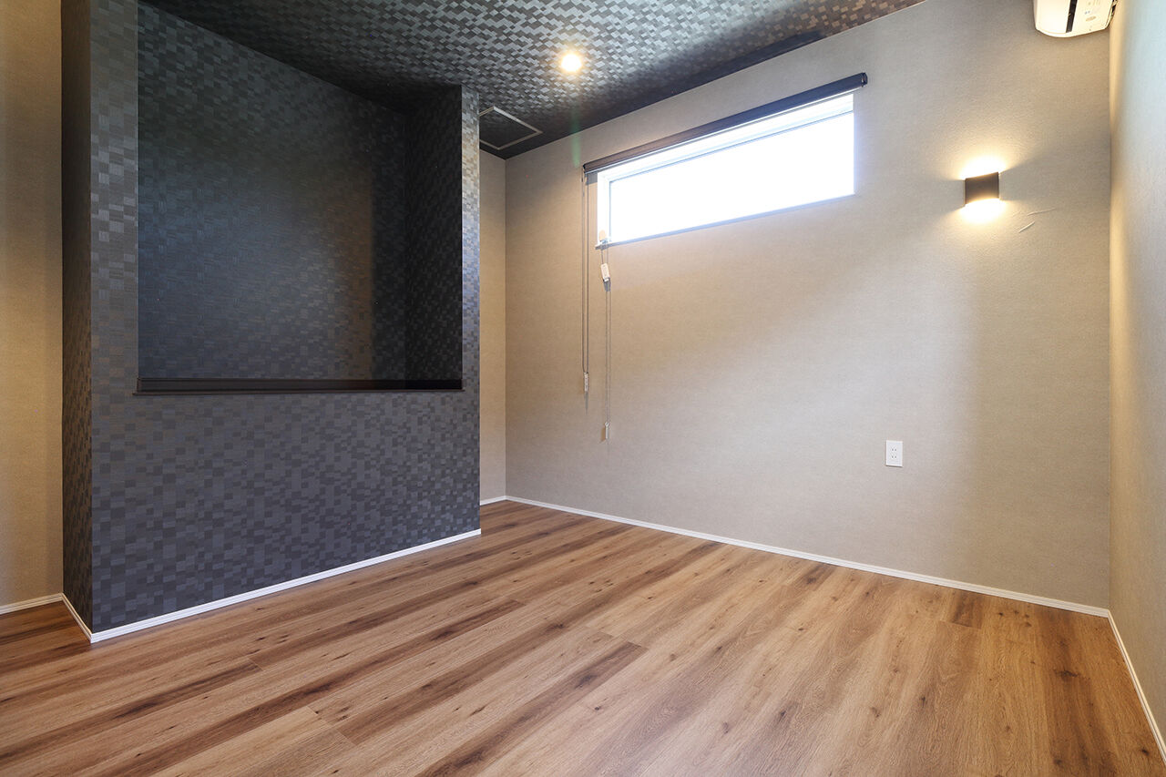 Kocoro house 【2000万円台前半｜栗東市｜間取り図有】約45坪の土地に4台駐車可能。家族玄関のあるインナーガレージの家の建築実例画像4