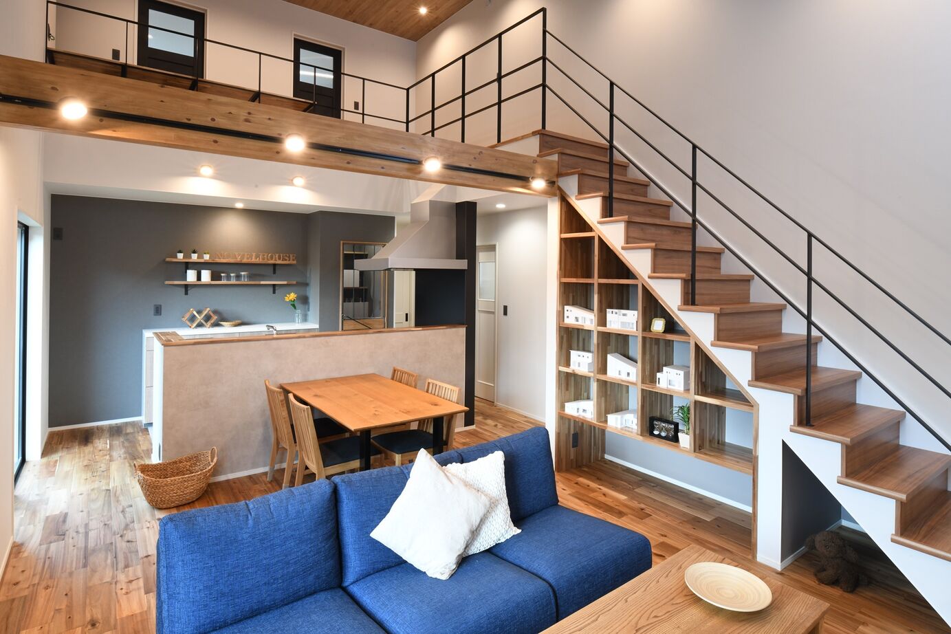 NOVEL  HOUSE 愛犬と暮らす吹き抜けの家の建築実例画像3
