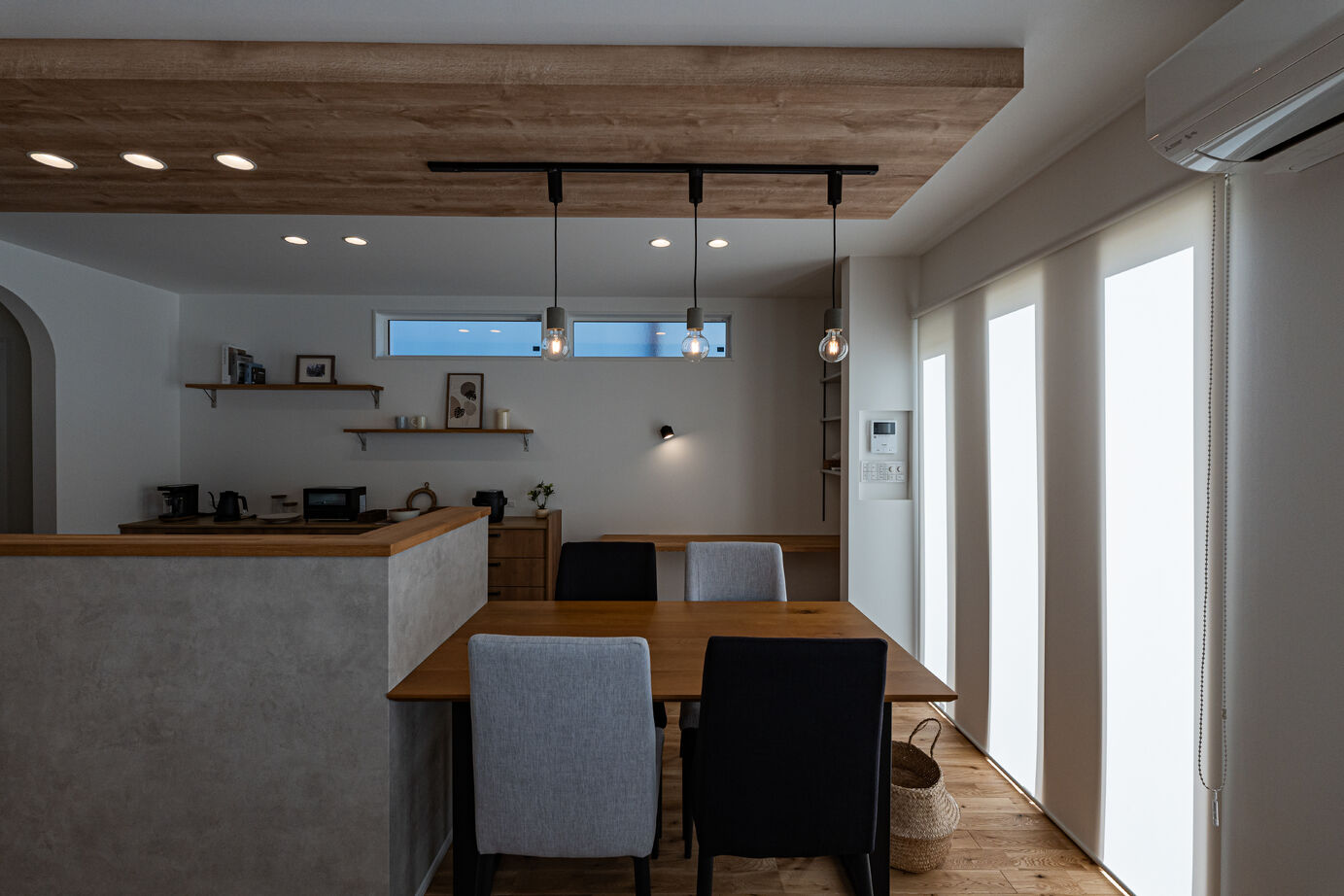 NOVEL  HOUSE 家族が快適に暮らせる天井高で開放感のある家の建築実例画像3