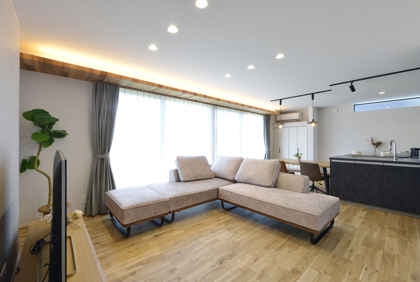 NOVEL  HOUSE 心惹かれるシンプルセレクトな家の建築実例画像2