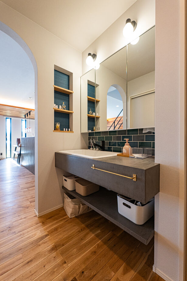 NOVEL  HOUSE 時を刻む洗練されたガルバの家の建築実例画像4