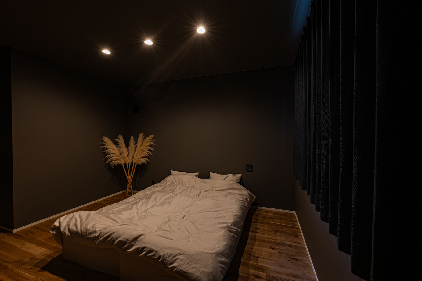 NOVEL  HOUSE 時を刻む洗練されたガルバの家の建築実例画像7